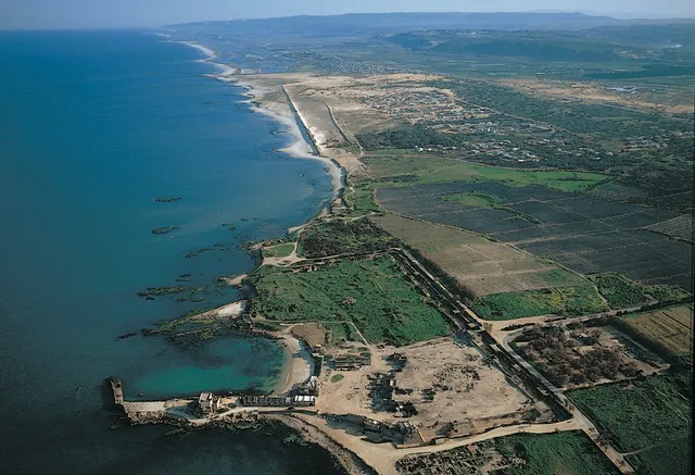 CEZAREA ŞI CÂMPIA SARAON SPRE CARMEL