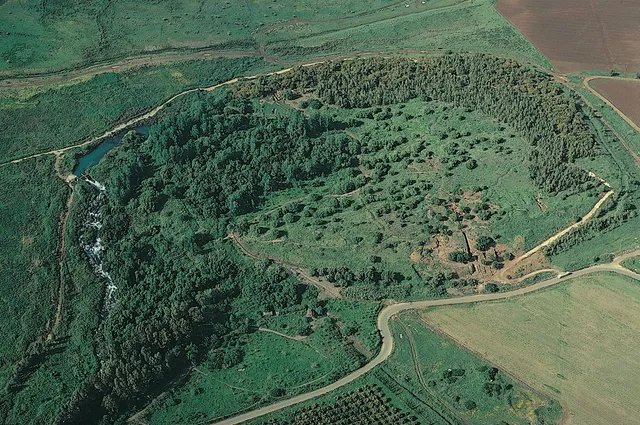 Isus Te Iubeste-dan_israel_aerial_view-Acest oraş vechi era numit Leşem